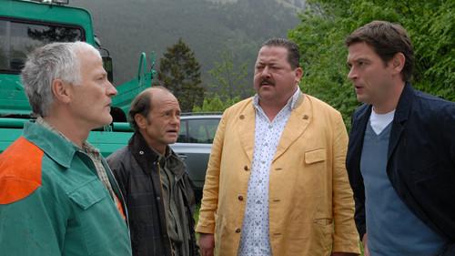 Die Rosenheim-Cops Season 7 Episode 2 - Die sieben Kreuze