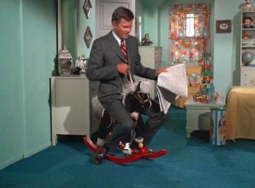 Bewitched Season 8 Episode 13 - Three Men and a Witch on a Horse