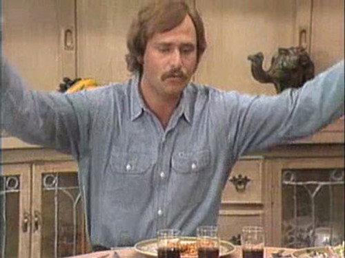 All in the Family Season 5 Episode 10 - The Longest Kiss