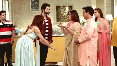 Bahu Hamari Rajni Kant Season 8 Episode 16 - Surili Asks Rajni To Leave