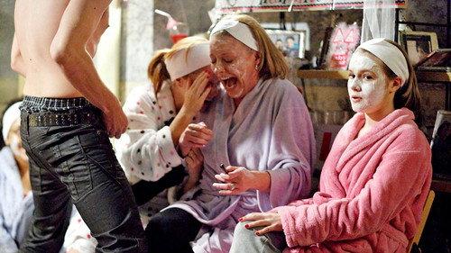 EastEnders Season 26 Episode 23 - 3945