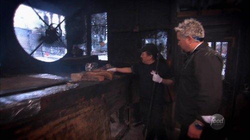 Diners, Drive-Ins and Dives Season 12 Episode 4 - Grillin' and Smokin'