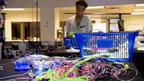 Project Runway All Stars Season 1 Episode 9 - When I Get My Dress In Lights