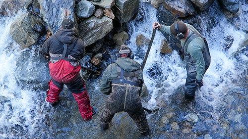 Gold Rush: White Water Season 9 Episode 10 - Winter Waits for No Man