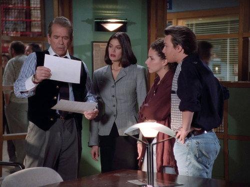 Lois & Clark: The New Adventures of Superman Season 2 Episode 19 - Target: Jimmy Olsen!