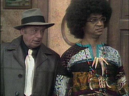 All in the Family Season 3 Episode 21 - Everybody Tells the Truth