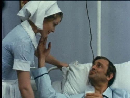 undefined Season 2 Episode 9 - La Dame au chapeau à plumes