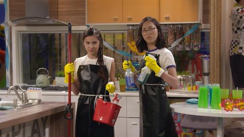 Bizaardvark Season 3 Episode 3 - House Moms