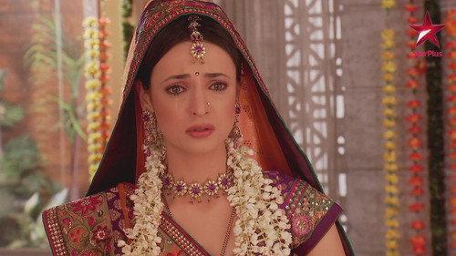 Iss Pyaar Ko Kya Naam Doon? Season 6 Episode 13 - Arnav Insults the Guests