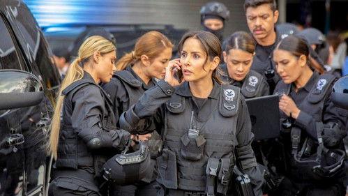 Sin senos sí hay paraíso Season 4 Episode 1 - Episode 1