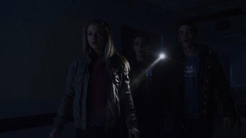 R. L. Stine's The Haunting Hour Season 1 Episode 19 - Lights Out