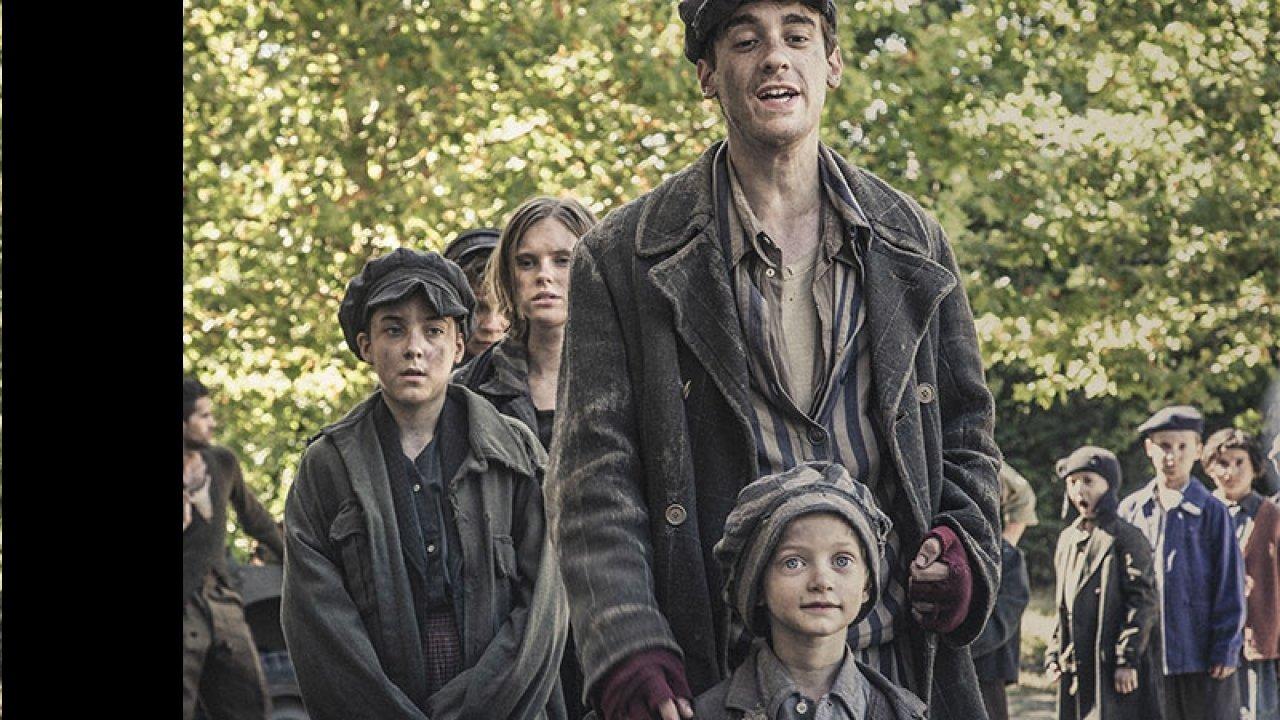 La guerra è finita backdrop