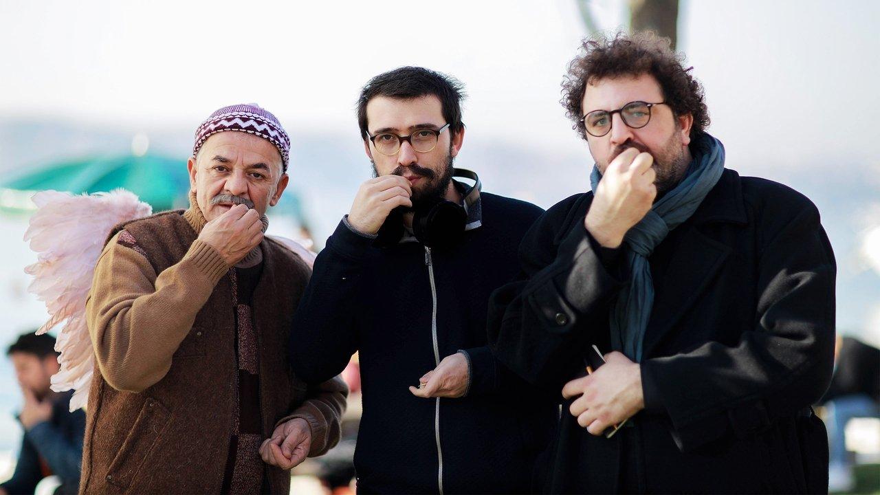 Tutunamayanlar backdrop