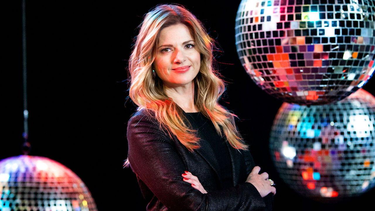 Countdown: Do Yourself a Favour backdrop