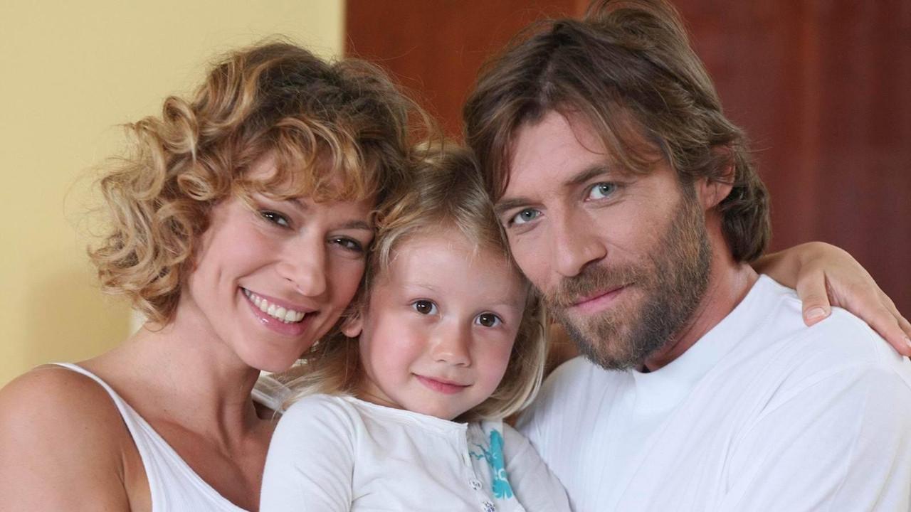 1 minas kai kati backdrop