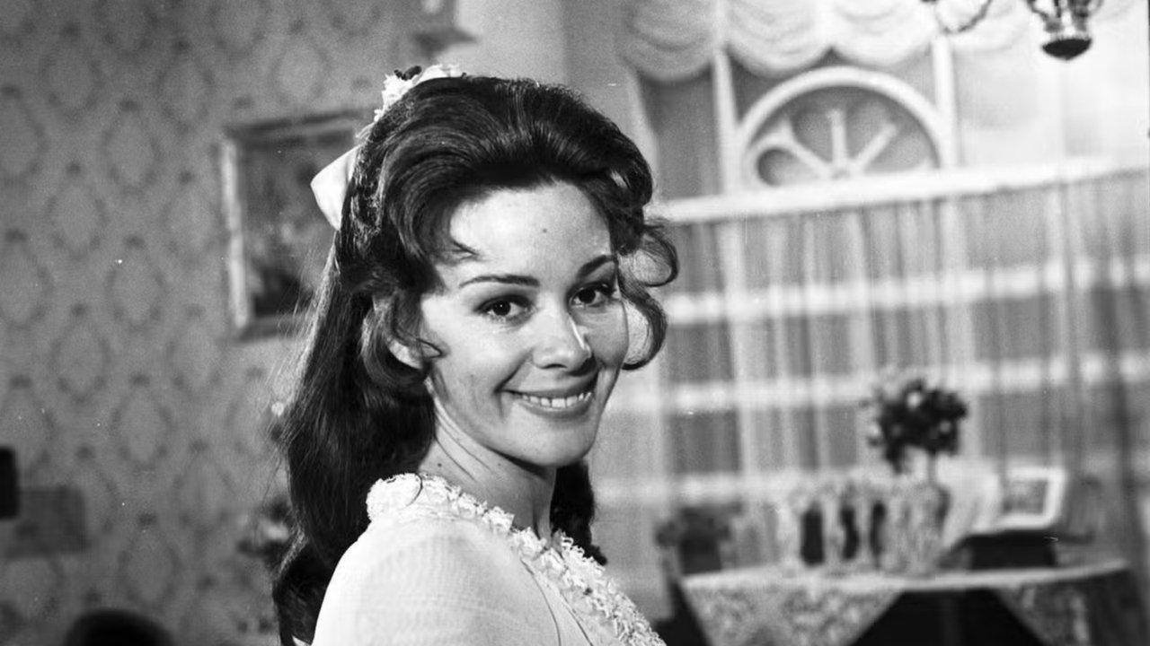 A Moreninha backdrop