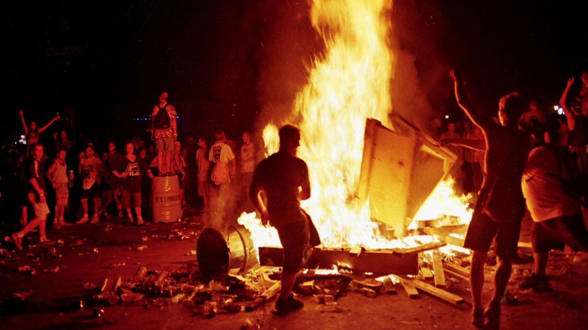Trainwreck: Woodstock '99 backdrop