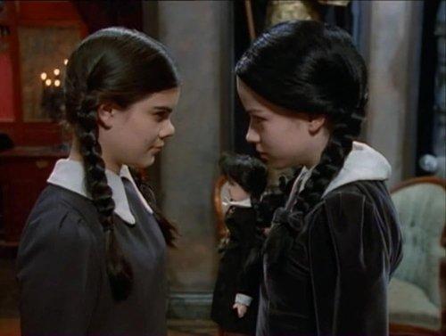The New Addams Family Season 2 Episode 12 - Keeping Up With the Joneses