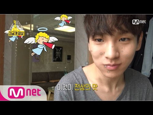 Background image for SHINee Key Shows Off His Own Green Curry Recipe