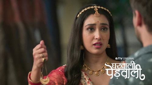 Jeetu Tries to Stop Latika From Leaving