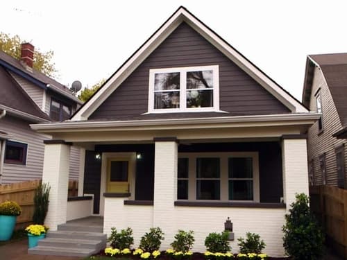 Mom & Daughter Renovate Homes