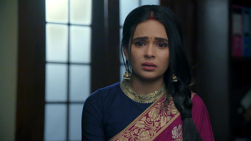 Rukmini Bribes Pavitra