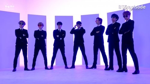 Background image for BTS (방탄소년단) 2020 FESTA Family Portrait Shoot