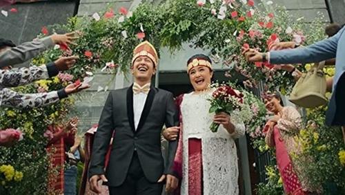 Background image for CINTA UNTUK IRA.