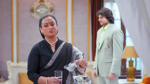 Parag Warns Rajini about Anupama