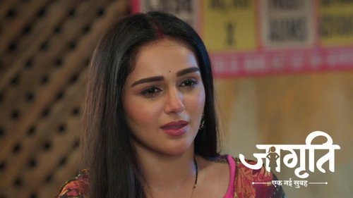 Suraj Saves Jagriti From Goons