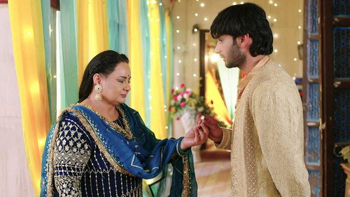 Nawab Stands Up for Neelu
