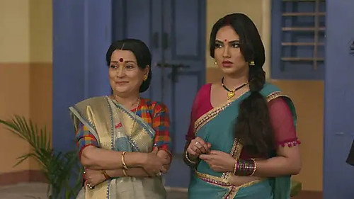Amma and Rajesh enter into a poetic war - Happu Ki Ultan Paltan