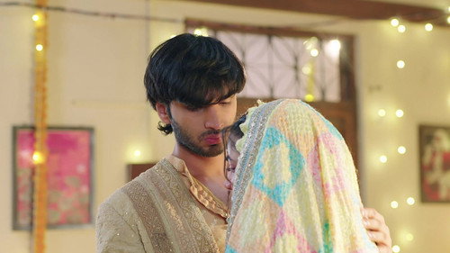 Nawab Saves Heer Amid Chaos