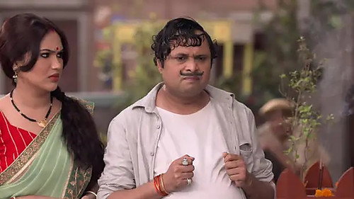 Happu steals mangoes - Happu Ki Ultan Paltan