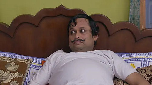 Amma is attacked by Happu once again - Happu Ki Ultan Paltan