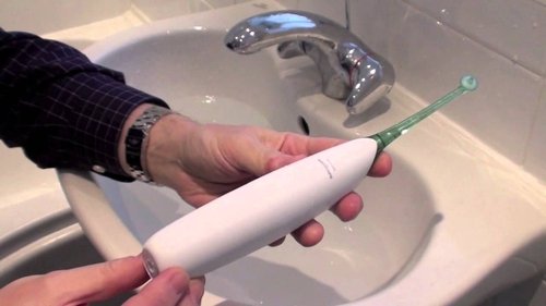 Background image for The Philips Sonicare Airfloss (2011)