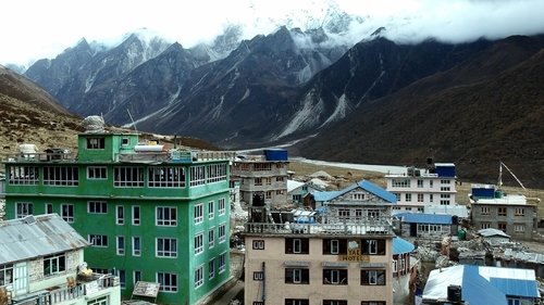 Background image for Everest Avalanche