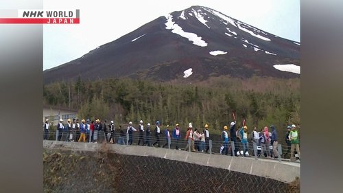 Background image for New Evacuation Plan Aims to Leave No Person Behind in the Event Mt. Fuji Erupts