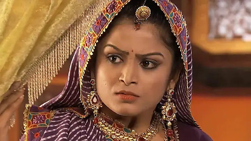 Salima and Jodha spot Benazir