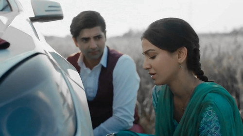 Sneha meets a mystery man