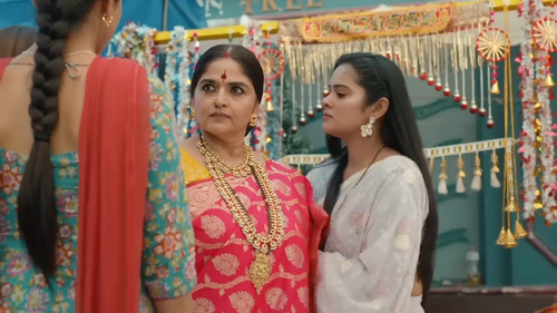 Sneha argues with Durgavati
