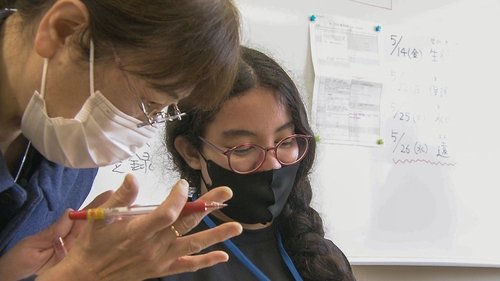 Background image for Seeking a Chance to Learn: Students with Overseas Roots