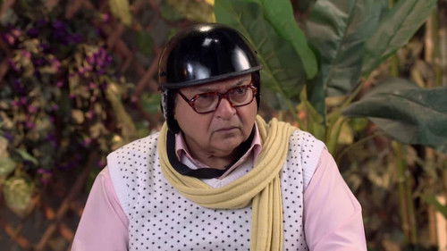 Manmohan is Beaten Up By Saxena