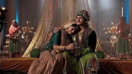 Ruqaiya suffers from a miscarriage