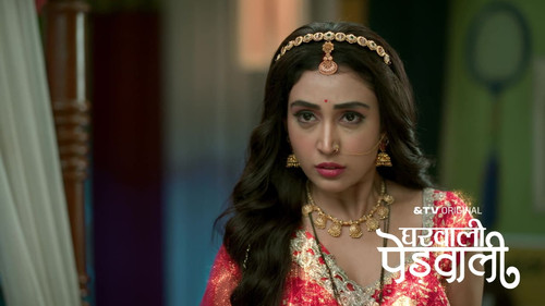 Jeetu Applies Vermilion to Latika