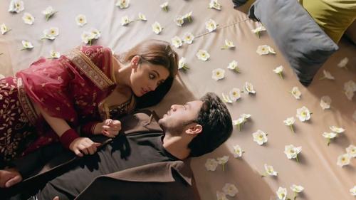 Background image for Aman, Roshni's Romantic Moment