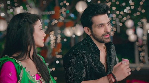 Amruta and Virat share in each other's grief