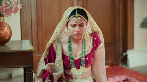Raavi Attempts Suicide