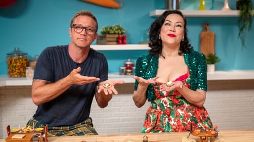 Jennifer Tilly & Devon Sawa make Tiny Pumpkin Pie