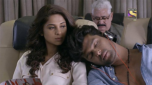 Saanjh Spots Arjun And Maya